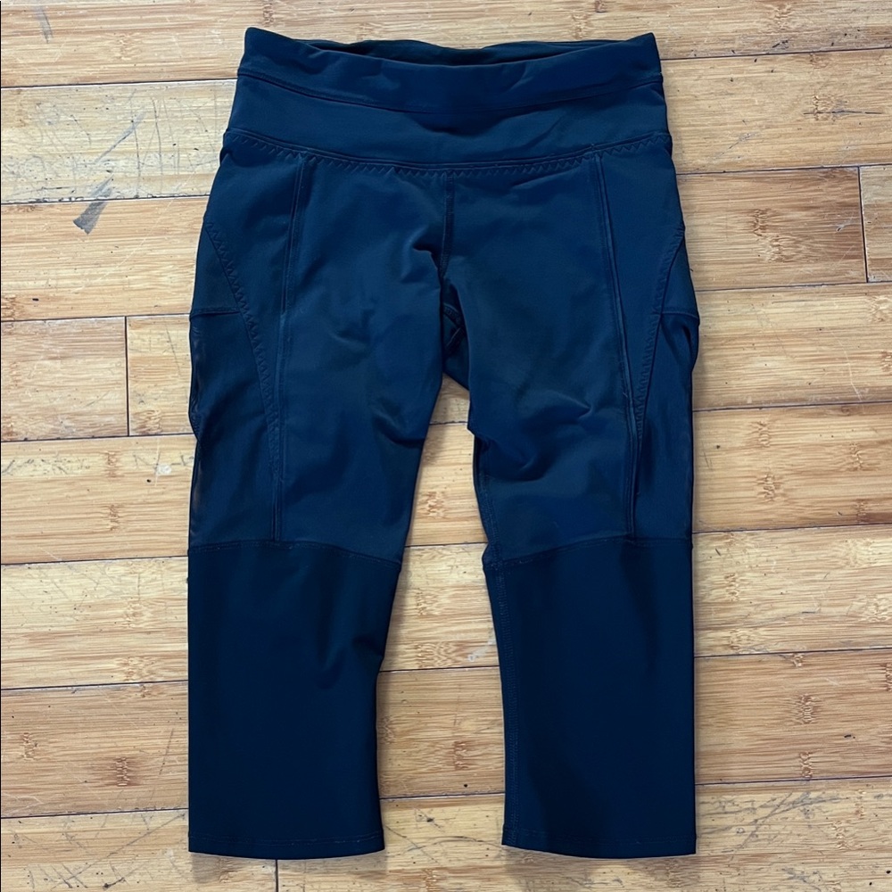 Lululemon Athletica black solid & mesh (back) crop Leggings